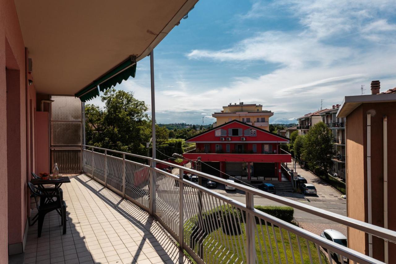 Santa Chiara Apartment By Myhomeincomo Exterior foto